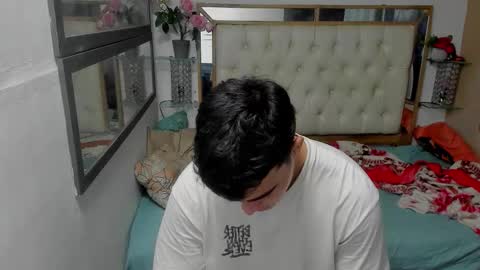 Snapshot of heiker_ chatting on November 12, 2:56 am heiker_ online show from November 12, 2:56 am