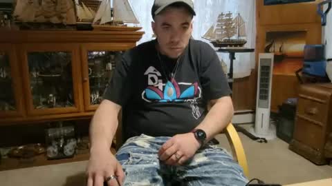 Snapshot of heisherrmann chatting on April 13, 11:32 pm xxScubaStevexx online show from April 13, 11:32 pm
