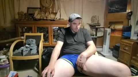 Snapshot of heisherrmann chatting on April 18, 5:00 am xxScubaStevexx online show from April 18, 5:00 am