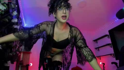 Snapshot of heka_prudence chatting on September 28, 4:07 am Heka Prudence online show from September 28, 4:07 am