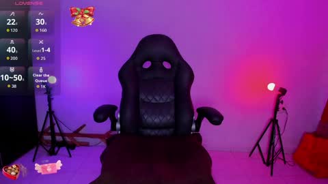 Snapshot of heka_prudence chatting on May 4, 1:56 am Heka Prudence online show from May 4, 1:56 am