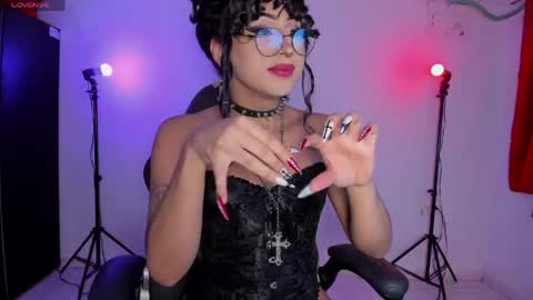 Snapshot of heka_prudence chatting on May 14, 11:22 pm Heka Prudence online show from May 14, 11:22 pm
