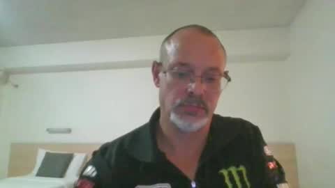 Snapshot of hel663261 chatting on February 20, 11:09 am hel663261 online show from February 20, 11:09 am