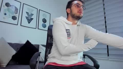 Snapshot of helen_connors chatting on March 25, 12:22 pm helen online show from March 25, 12:22 pm