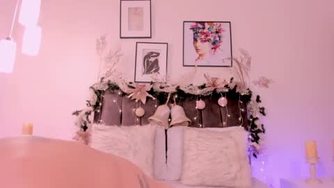 Helen  online show from December 4, 1:20 pm