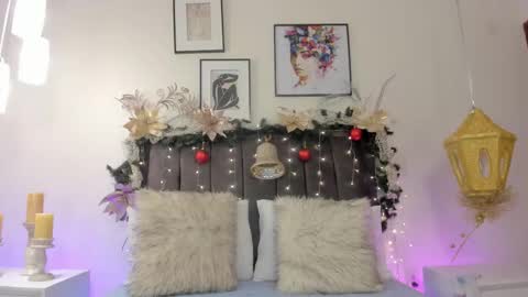 Snapshot of helen_mooree chatting on December 16, 12:54 pm Helen online show from December 16, 12:54 pm