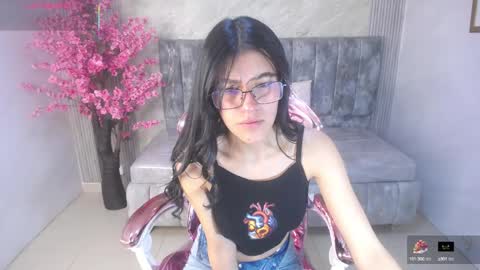 Snapshot of helena1_s chatting on September 22, 8:11 pm helena1_s online show from September 22, 8:11 pm