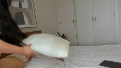 Snapshot of helena_hills chatting on October 27, 12:31 pm helena_hills online show from October 27, 12:31 pm