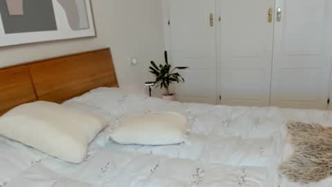 Snapshot of helena_hills chatting on November 8, 5:23 pm helena_hills online show from November 8, 5:23 pm