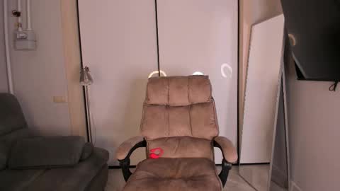 Helen online show from November 26, 3:02 pm