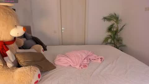 Helen online show from July 27, 1:29 pm