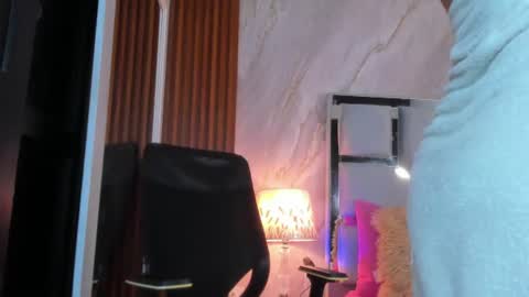 Helena Santos  online show from June 20, 12:41 pm