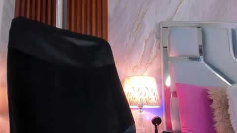Helena Santos  online show from June 28, 10:43 am