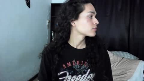 helena_spellman online show from October 27, 6:39 am