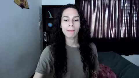 helena_spellman online show from April 22, 6:42 pm