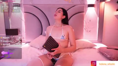 helena_whaite online show from June 4, 7:09 pm