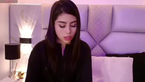 helena_whaite online show from July 1, 2:02 am