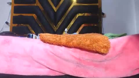 helenahotwet online show from March 8, 3:05 pm