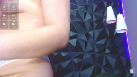 Snapshot of helenasaenzz chatting on December 2, 12:32 pm Helena Saenz online show from December 2, 12:32 pm