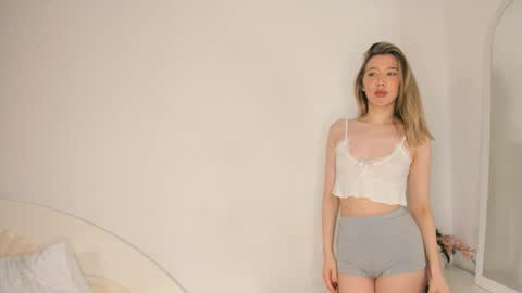 Sarah  here Help to make 100 thumbs up  online show from January 30, 3:44 am