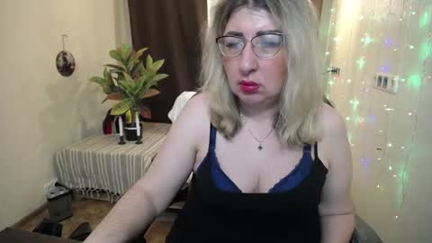 Snapshot of helenenigma chatting on January 28, 7:32 pm helenenigma online show from January 28, 7:32 pm
