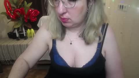 Snapshot of helenenigma chatting on February 8, 2:26 am helenenigma online show from February 8, 2:26 am