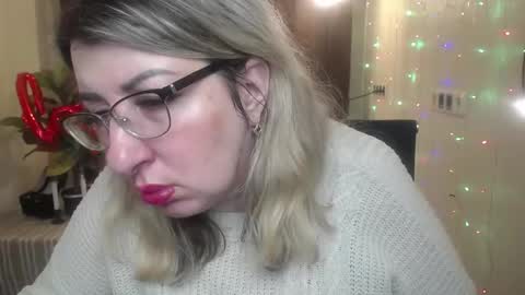 Snapshot of helenenigma chatting on February 8, 5:29 am helenenigma online show from February 8, 5:29 am