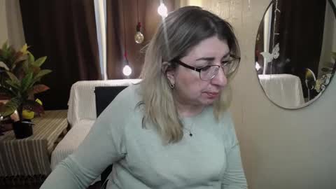 Snapshot of helenenigma chatting on March 3, 4:58 am helenenigma online show from March 3, 4:58 am