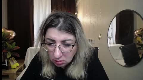 Snapshot of helenenigma chatting on March 11, 6:10 am helenenigma online show from March 11, 6:10 am