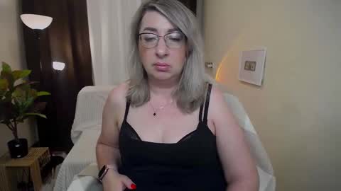 Snapshot of helenenigma chatting on September 10, 6:41 pm helenenigma online show from September 10, 6:41 pm