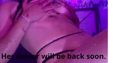 Snapshot of helenjoness_ chatting on September 22, 11:45 am    online show from September 22, 11:45 am