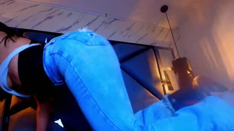 Snapshot of helenjoness_ chatting on October 9, 11:47 pm    online show from October 9, 11:47 pm