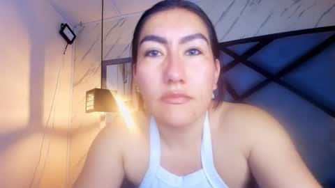 Snapshot of helenjoness_ chatting on October 10, 11:53 am    online show from October 10, 11:53 am