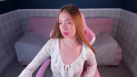 Snapshot of helenn_garciaa chatting on June 26, 12:04 am Tessa online show from June 26, 12:04 am