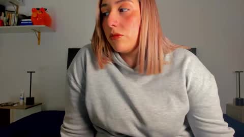 Snapshot of helenstanfordd chatting on January 27, 9:22 pm Helen or Hells online show from January 27, 9:22 pm