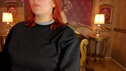 Snapshot of helenstanfordd chatting on September 26, 12:20 pm Helen or Hells online show from September 26, 12:20 pm