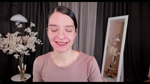 Snapshot of helentasty_ chatting on February 3, 3:31 am Helen online show from February 3, 3:31 am