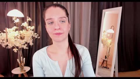 Snapshot of helentasty_ chatting on February 6, 5:57 am Helen online show from February 6, 5:57 am