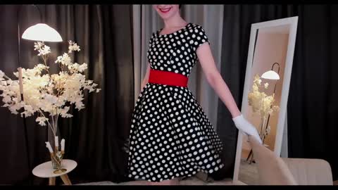 Snapshot of helentasty_ chatting on February 7, 3:23 am Helen online show from February 7, 3:23 am