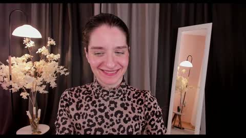Snapshot of helentasty_ chatting on February 8, 5:51 am Helen online show from February 8, 5:51 am
