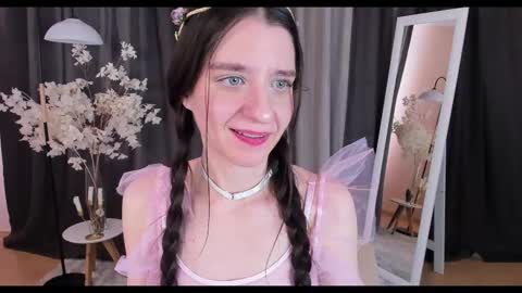 Snapshot of helentasty_ chatting on February 18, 6:37 am Helen online show from February 18, 6:37 am
