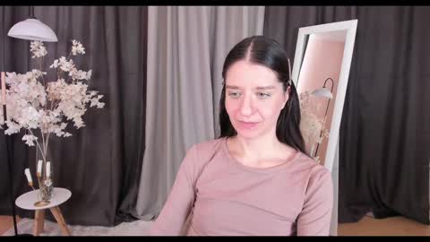 Snapshot of helentasty_ chatting on February 22, 5:55 am Helen online show from February 22, 5:55 am