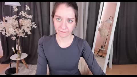 Snapshot of helentasty_ chatting on February 23, 5:34 am Helen online show from February 23, 5:34 am