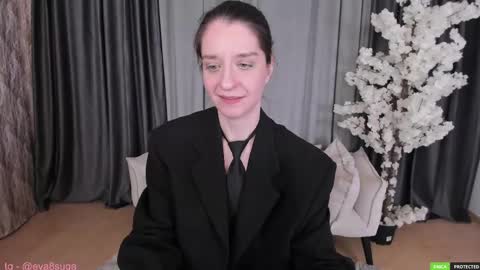 Snapshot of helentasty_ chatting on March 12, 12:15 pm Helen online show from March 12, 12:15 pm