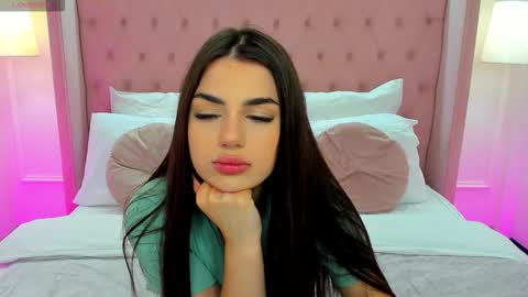 Snapshot of helentiny chatting on October 8, 12:25 pm Helen online show from October 8, 12:25 pm