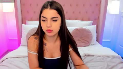 Snapshot of helentiny chatting on November 6, 2:07 pm Helen online show from November 6, 2:07 pm