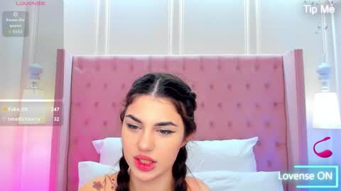 Snapshot of helentiny chatting on December 3, 1:42 pm Helen online show from December 3, 1:42 pm