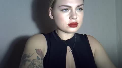 helga_now online show from September 14, 7:24 pm