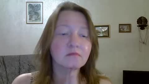 Snapshot of helgacharming chatting on June 28, 10:16 pm helgacharming online show from June 28, 10:16 pm