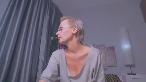 Helga online show from March 4, 9:32 pm